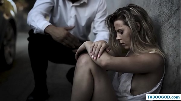 Ҳикояҳои кина: духтари навраси бесарпаноҳ